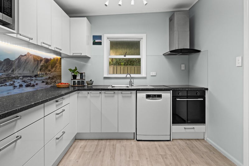 292 Clifton Road, Te Awanga, Te Awanga - Carousel 2