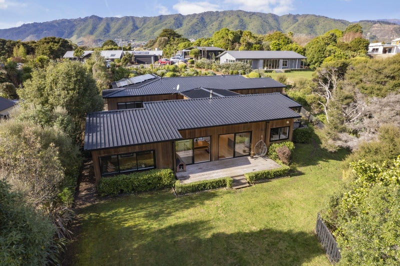 7 Kanuka Close, Waikanae, Waikanae - Carousel 1