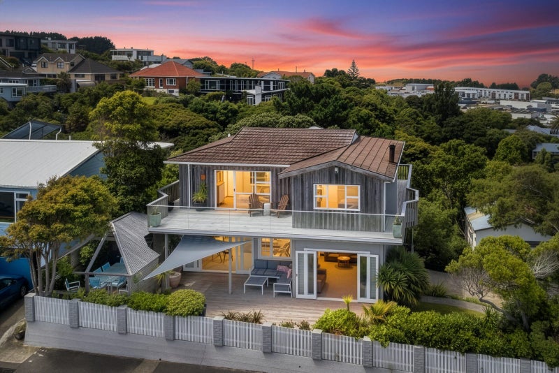 58 Motuhara Road, Plimmerton, Porirua - Carousel 50