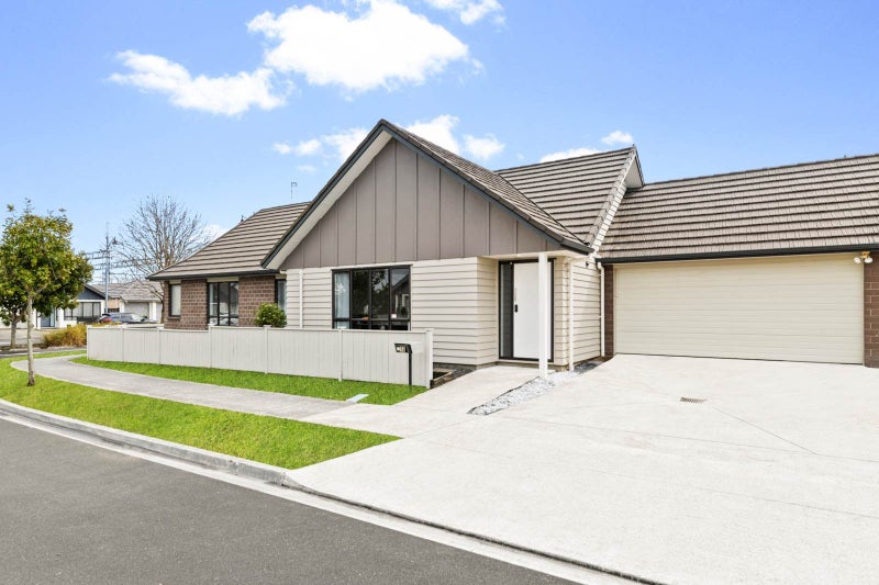 14 Kotuku Crescent, Takanini, Auckland - Carousel 1