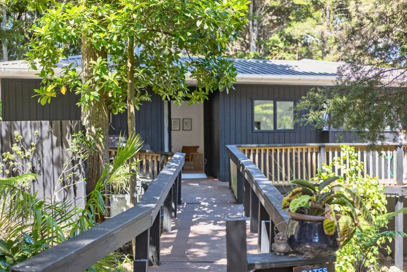 20B Sea View Road, Ostend, Waiheke Island - Carousel 2