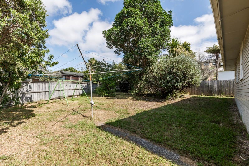 14 Sunhaven Avenue, Glenfield, Auckland - Carousel 1