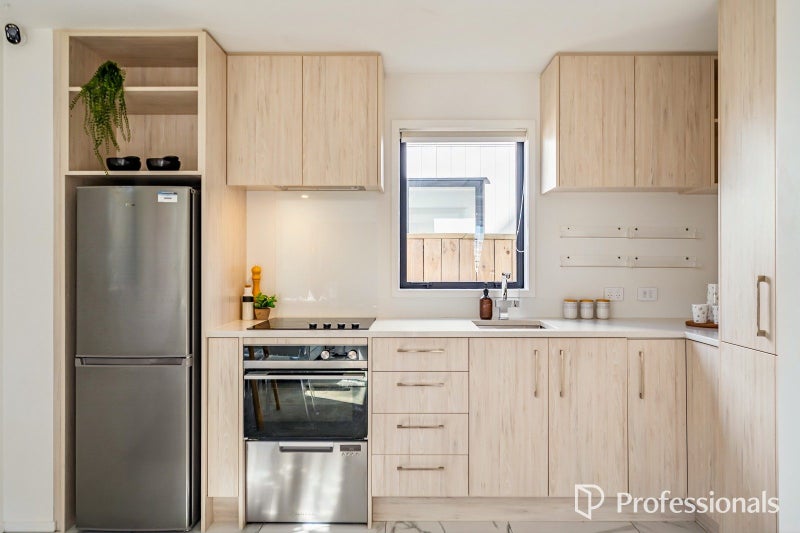 2/97 Whites Line East, Waiwhetū, Lower Hutt - Carousel 2