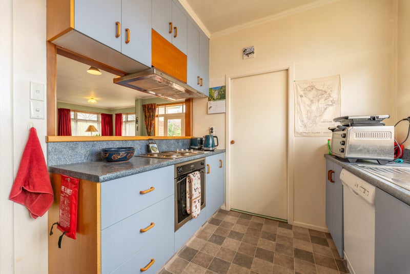 32 Ouse Street, Oamaru - Carousel 2