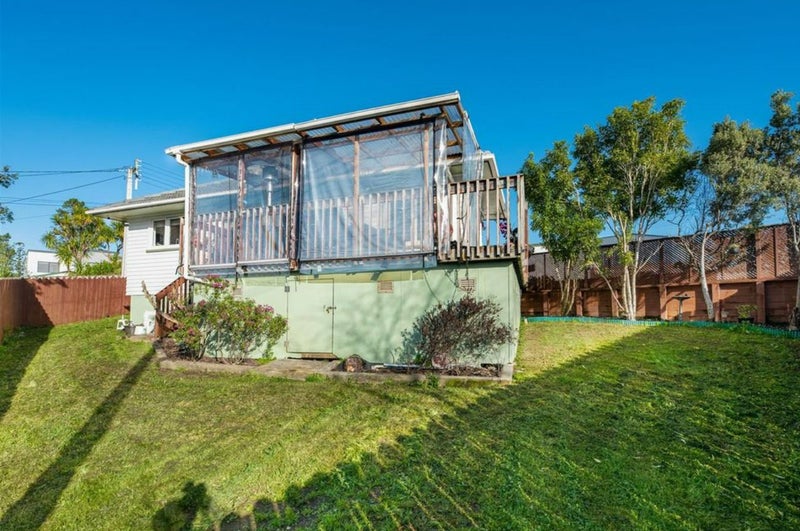 58 Seymour Road, Sunnyvale, Auckland - Carousel 11