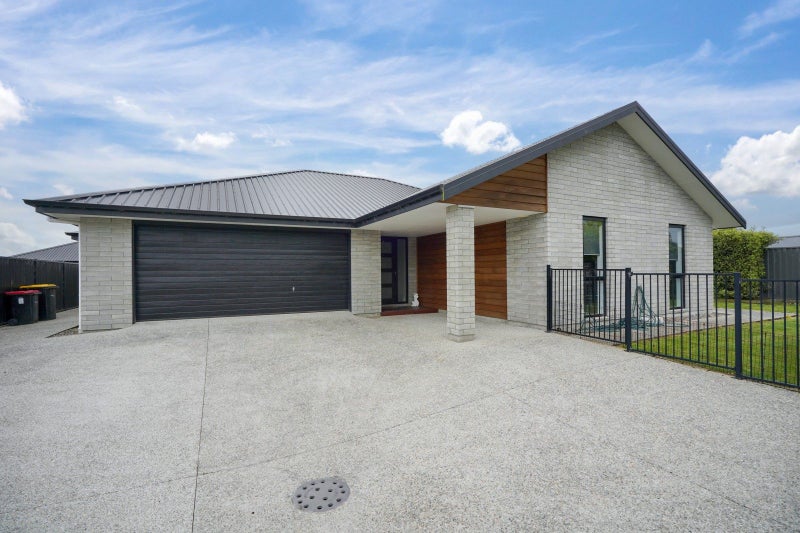 19 Dallard Way, Waikiwi, Invercargill - Carousel 1
