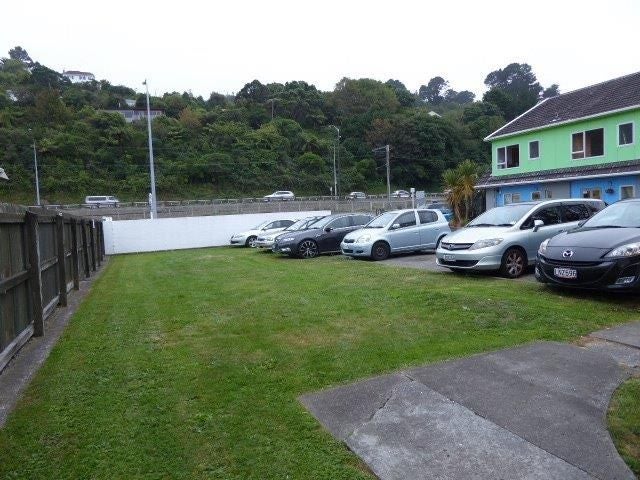 2/94 PHARAZYN ST, ALICETOWN, LOWER HUTT - Carousel 2