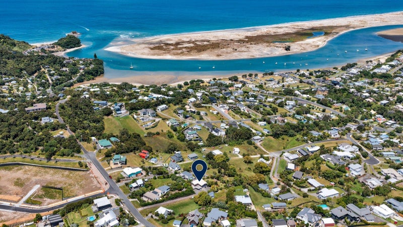 48 Cullen Street, Mangawhai Heads, Mangawhai - Carousel 2