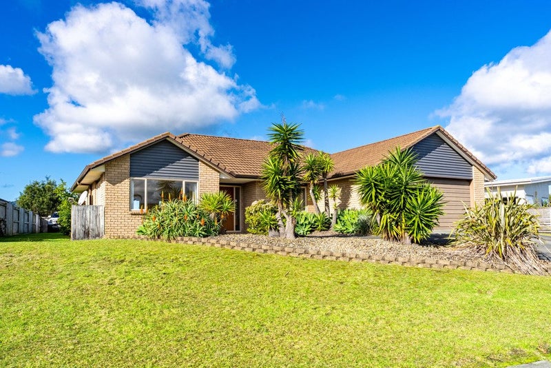6 Ngatiti Place, One Tree Point - Carousel 1