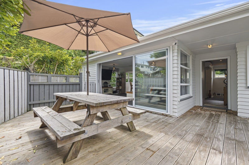 19 Rossiter Crescent, Lynmouth, New Plymouth - Carousel 1