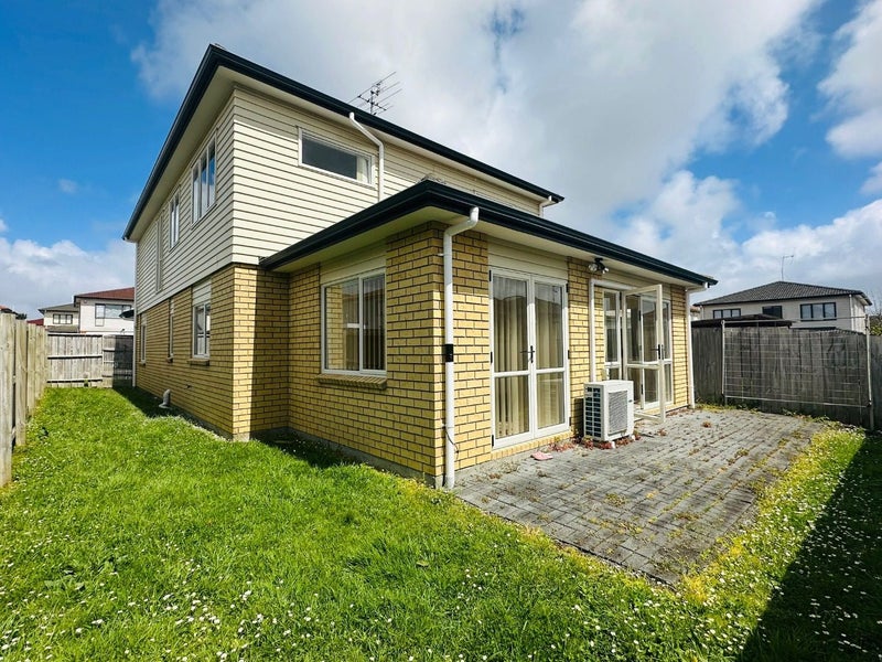 8 Magnolia Place, Flat Bush, Auckland - Carousel 12