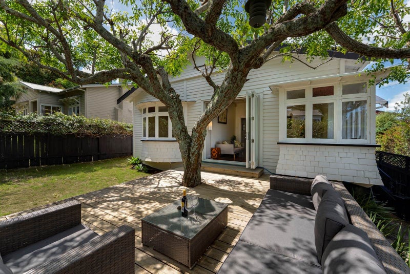 21 Vinter Terrace, Mount Albert, Auckland - Carousel 1