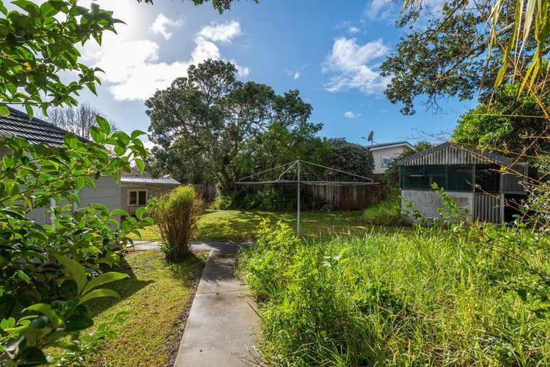 6 Moa Street, Belmont, Auckland - Carousel 2