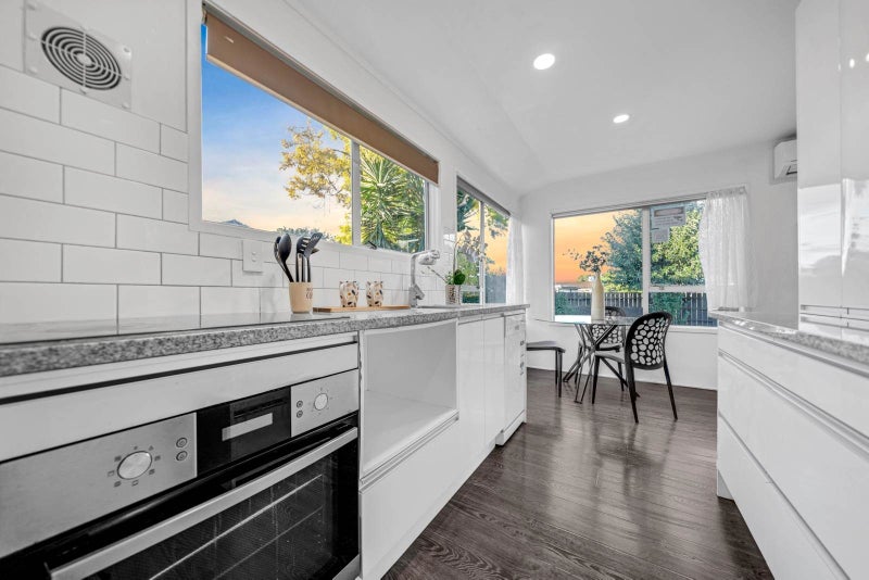 2/27 Waimana Road, Conifer Grove, Takanini - Carousel 2