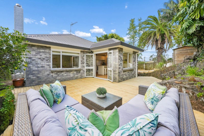 2A Athens Road, Onehunga, Auckland - Carousel 1