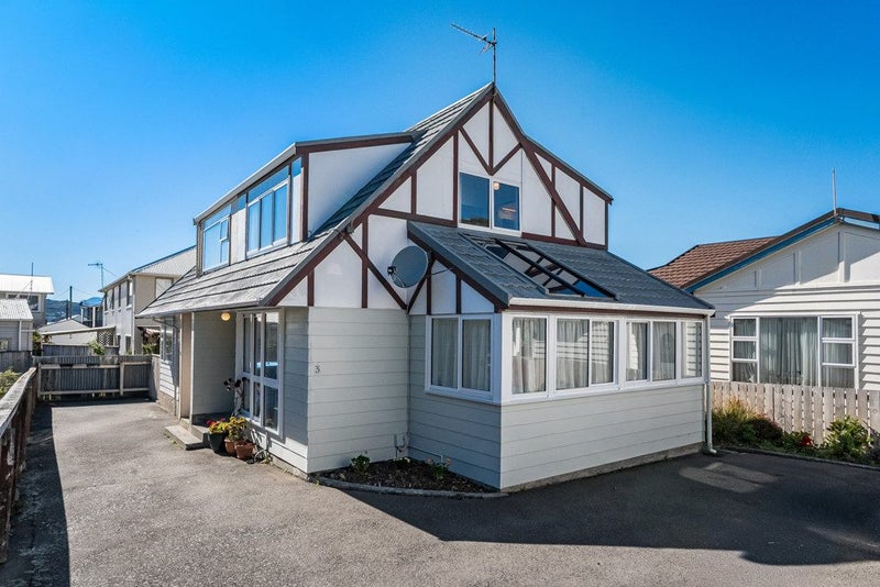 3/133 Queens Drive, Lyall Bay, Wellington - Carousel 1