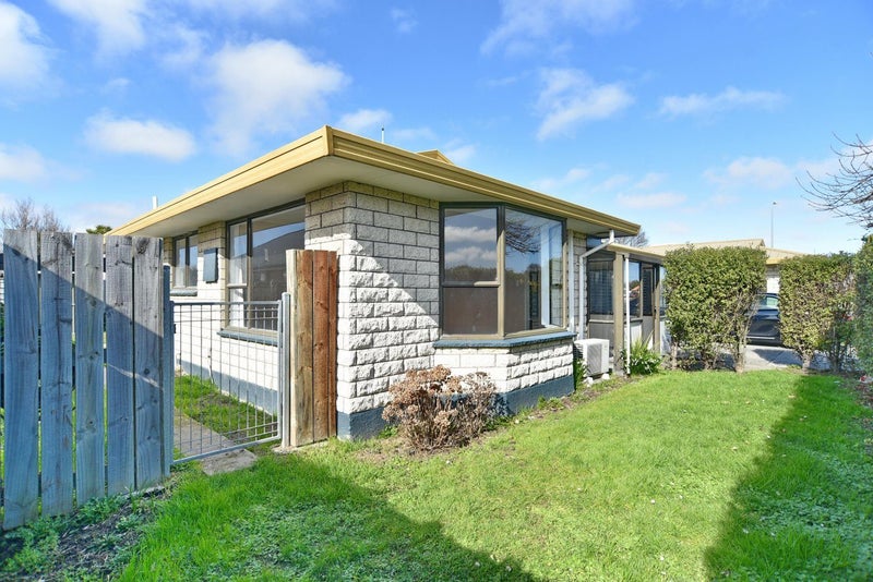 5 Ballymena Drive, Belfast, Christchurch - Carousel 1