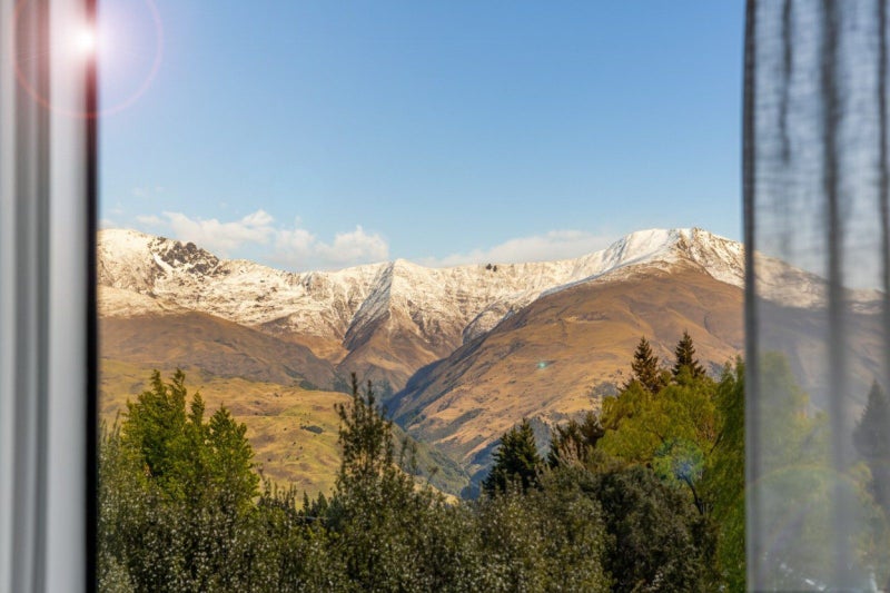 9A Ragan Lane, Wanaka, Wanaka - Carousel 2