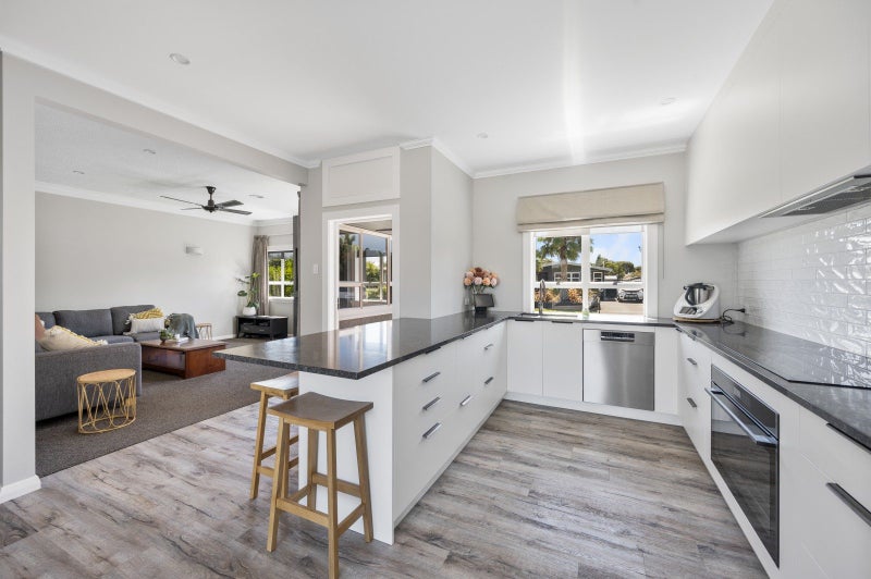 7 Tripoli Street, Onekawa, Napier - Carousel 2