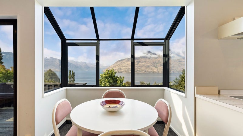 18A Cameron Place, Fernhill, Queenstown - Carousel 1