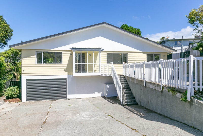 12 Safari Crescent, Johnsonville, Wellington - Carousel 1