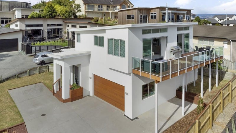72 Waikite Road, Welcome Bay, Tauranga - Carousel 1