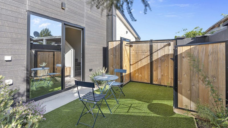 8/3 Shearer Avenue, Papanui, Christchurch - Carousel 1