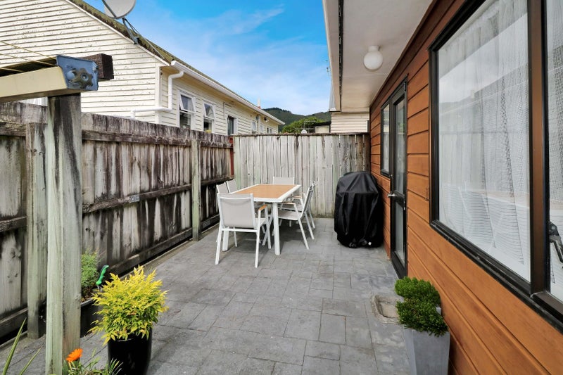 2/30 RATA ST, Naenae, Lower Hutt - Carousel 8