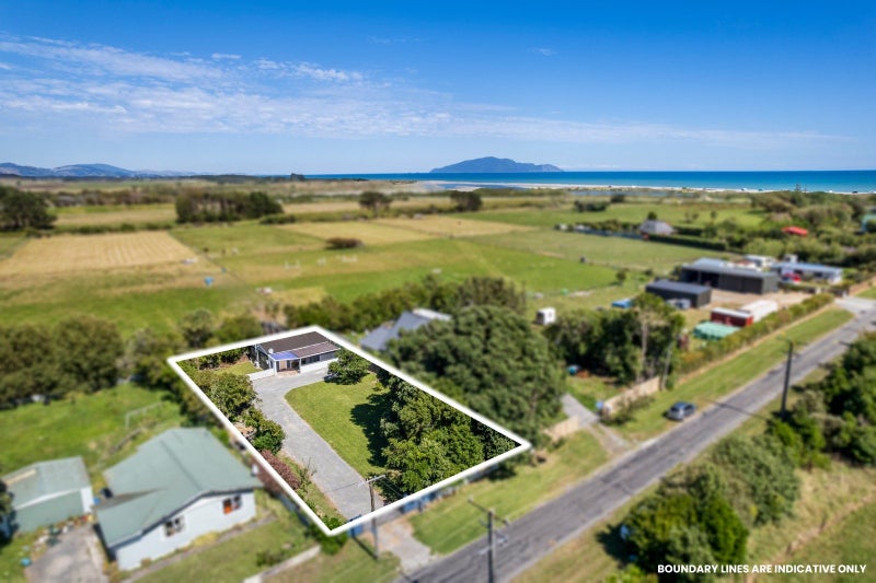 55 Atkinson Avenue, Otaki Beach, Otaki - Carousel 1