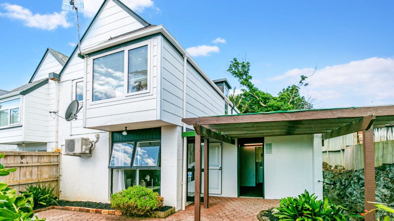 6/5 Patterson Street, Sandringham, Auckland - Carousel 1