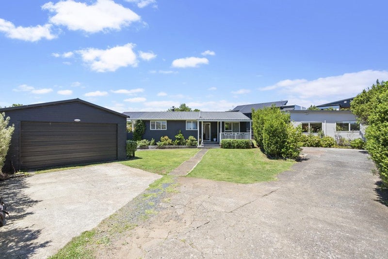 20 House Avenue, Mangere Bridge, Auckland - Carousel 1