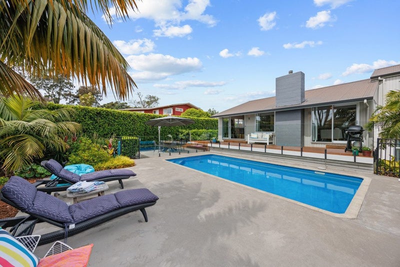 22 Sunnyhill Crescent, Sunnyhills, Auckland - Carousel 1