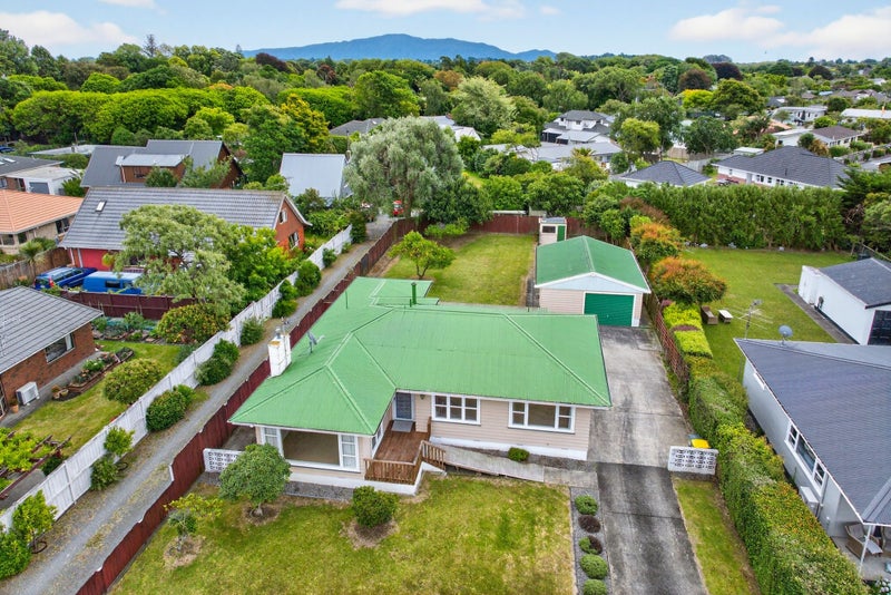 14 Karu Crescent, Waikanae - Carousel 1