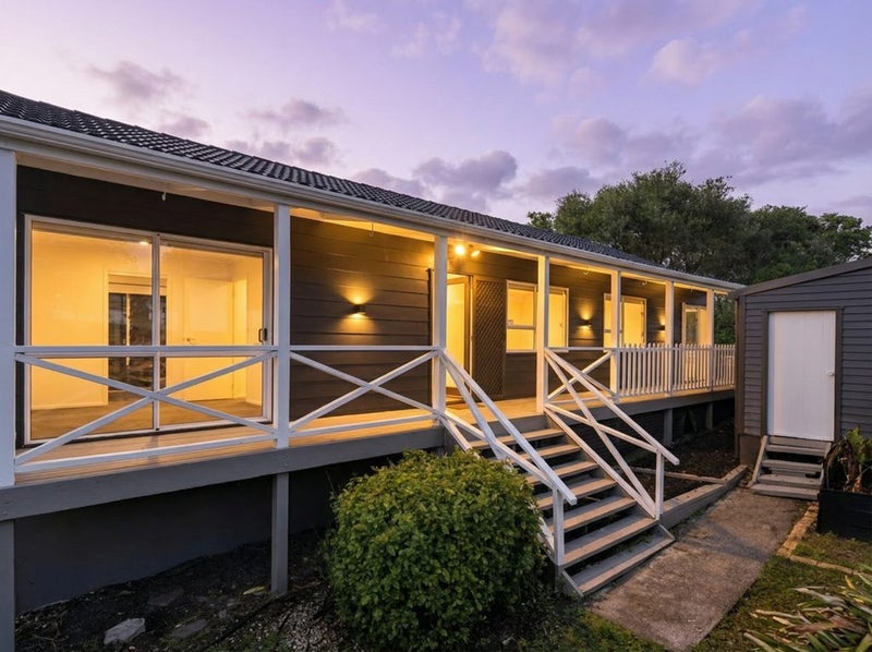 20 Rukumoana Place, Clendon Park, Manukau City, Auckland - Carousel 1