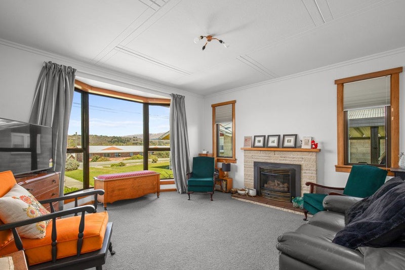 67 Royal Terrace, Alexandra, Alexandra - Carousel 2