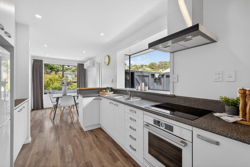 3 Pembridge Lane, Westmorland, Christchurch - Carousel 2