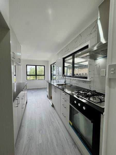 18 Caronia Crescent, Lynfield, Auckland - Carousel 2