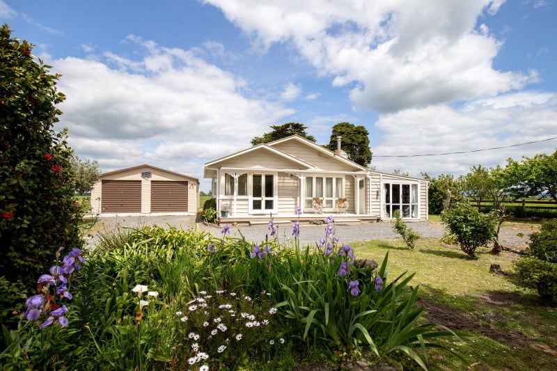 898 State Highway 25, Thames - Carousel 1