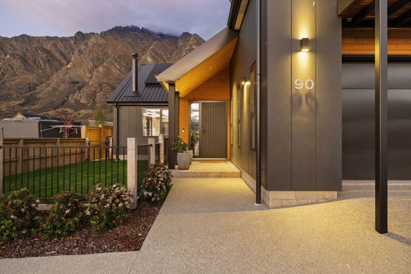 90 Spur Ridge Rise, Jacks Point, Queenstown - Carousel 2