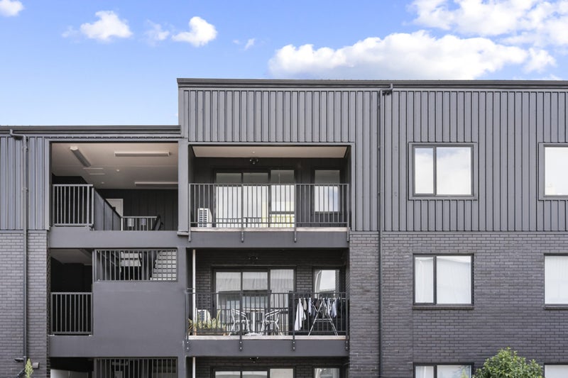 206/28C Eileen Newey Place, Henderson, Auckland - Carousel 1