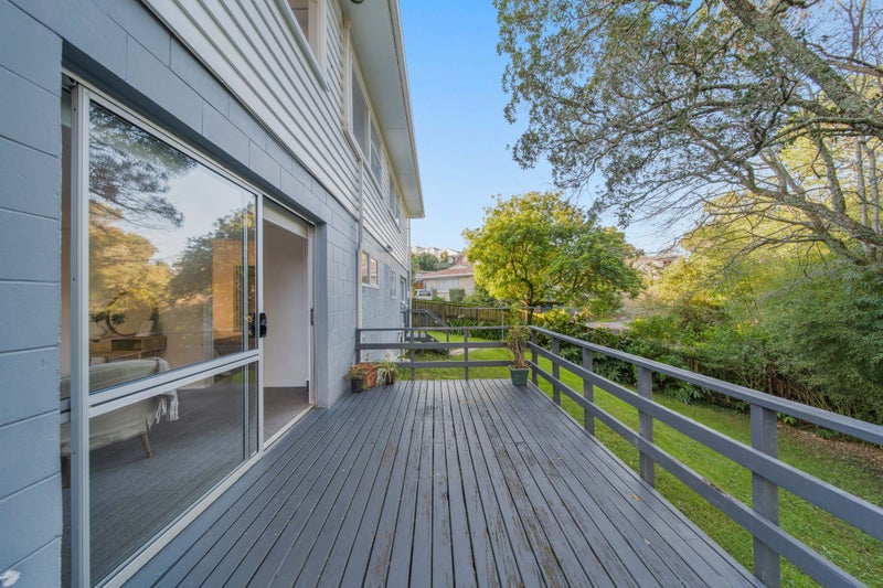 53 Cyclarama Crescent, Massey, Auckland - Carousel 32