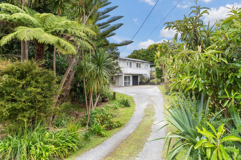 5 Maori Hut Road, Red Beach, Red Beach - Carousel 1