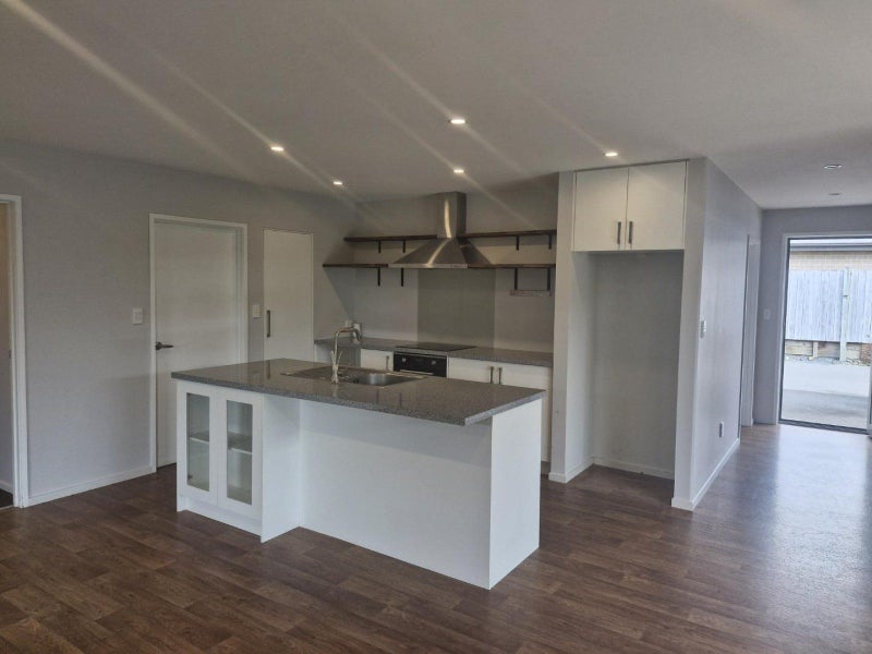 15A Frederick Place, Whalers Gate, New Plymouth, Taranaki - Carousel 1