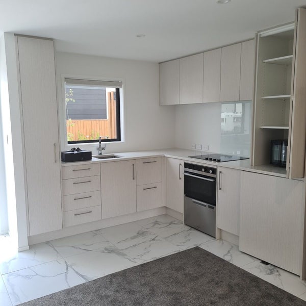 8/320 Oxford Terrace, Avalon, Lower Hutt - Carousel 2