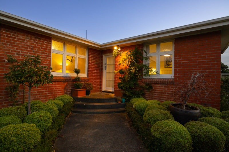 16 Aberdeen Avenue, Takaro, Palmerston North - Carousel 2
