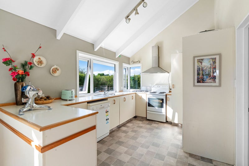 318 Kuku Beach Road, Levin - Carousel 2