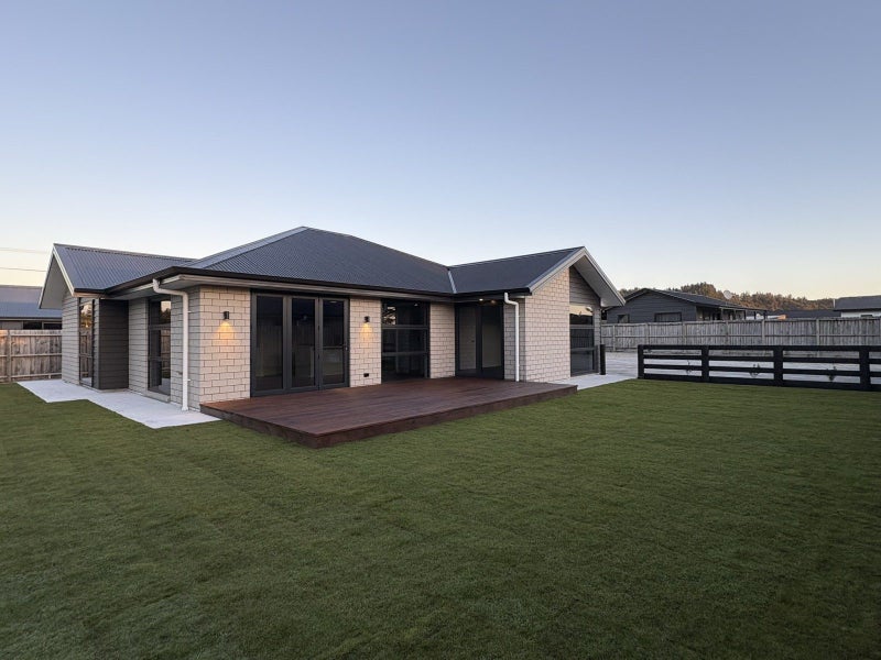 11a Pine Tree Road, Hokitika, Westland, West Coast - Carousel 2