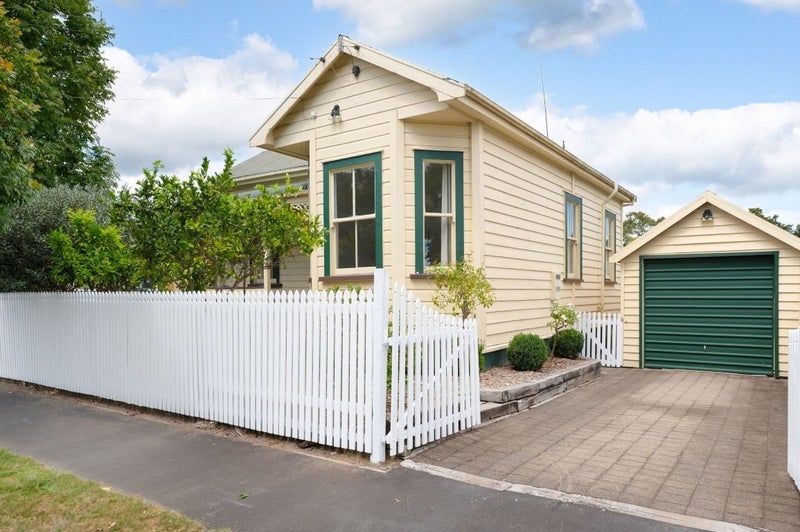 10 Claude Street, Fairfield, Hamilton, Waikato - Carousel 1