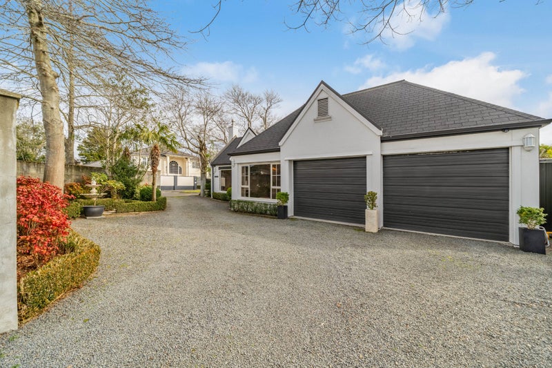 1 Oakmont, Heretaunga, Upper Hutt - Carousel 2