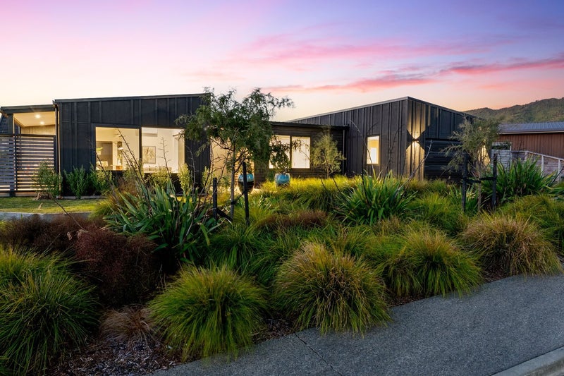 9 Kaiwaru Place, Waikanae - Carousel 1